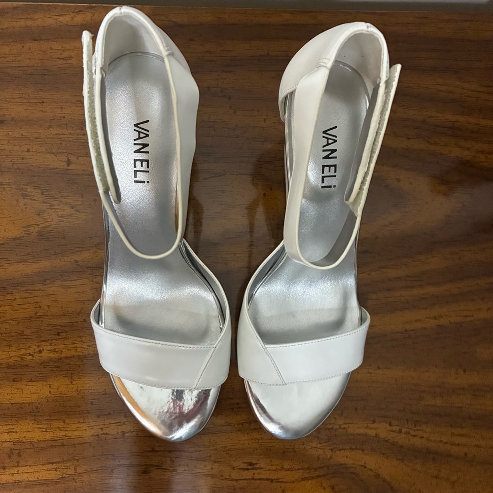 Vaneli Boden White Nappa Leather Ankle Strap Wedge Sandals 9M – New in box